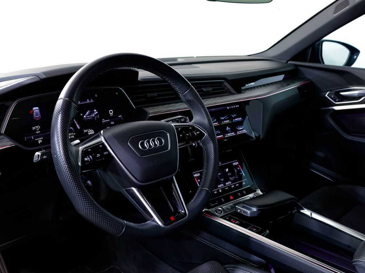 Audi e-tron 50, 2021 Фото №12