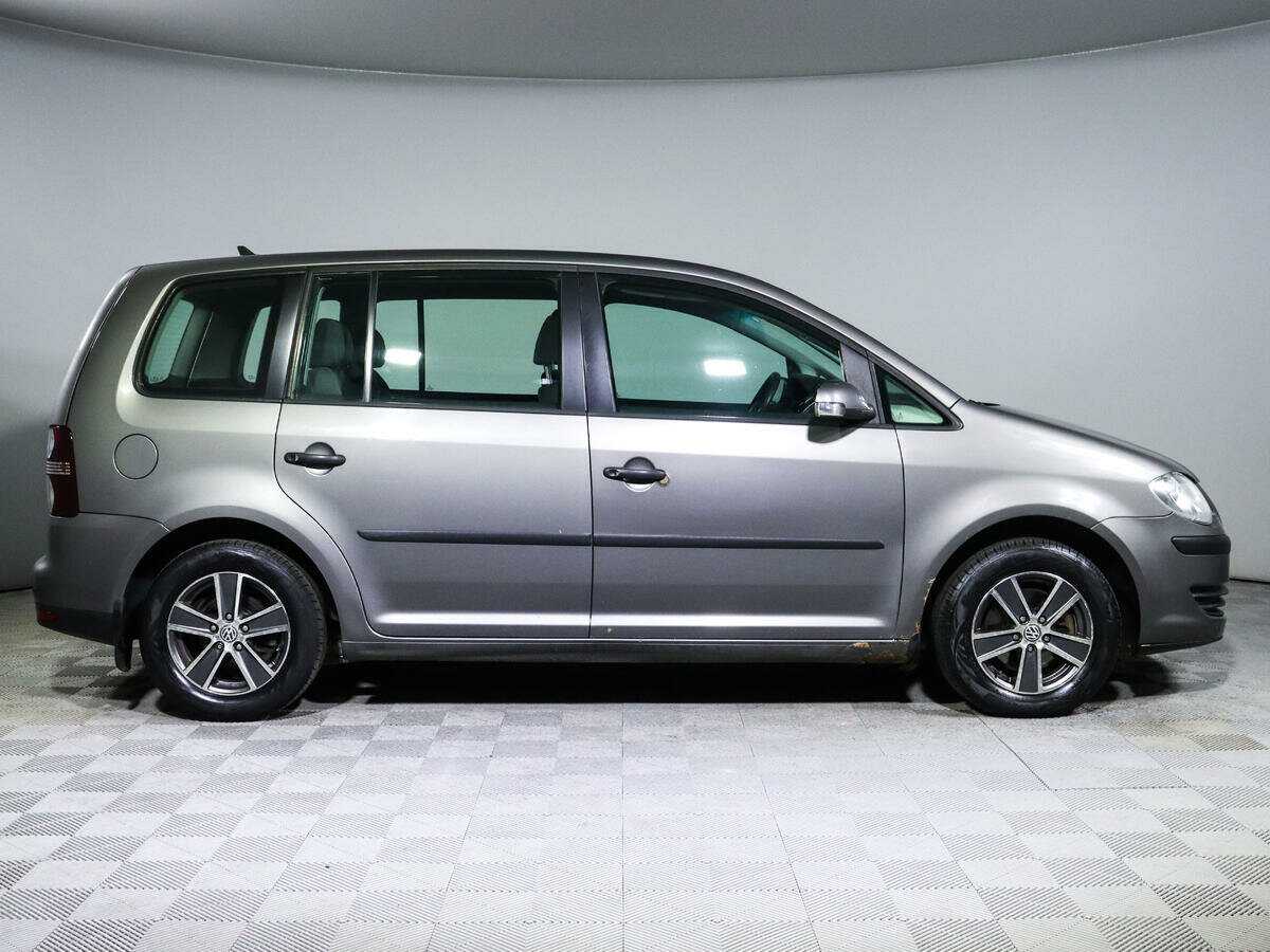 Volkswagen Touran, 2008 - 218 624 км. | Фото №4
