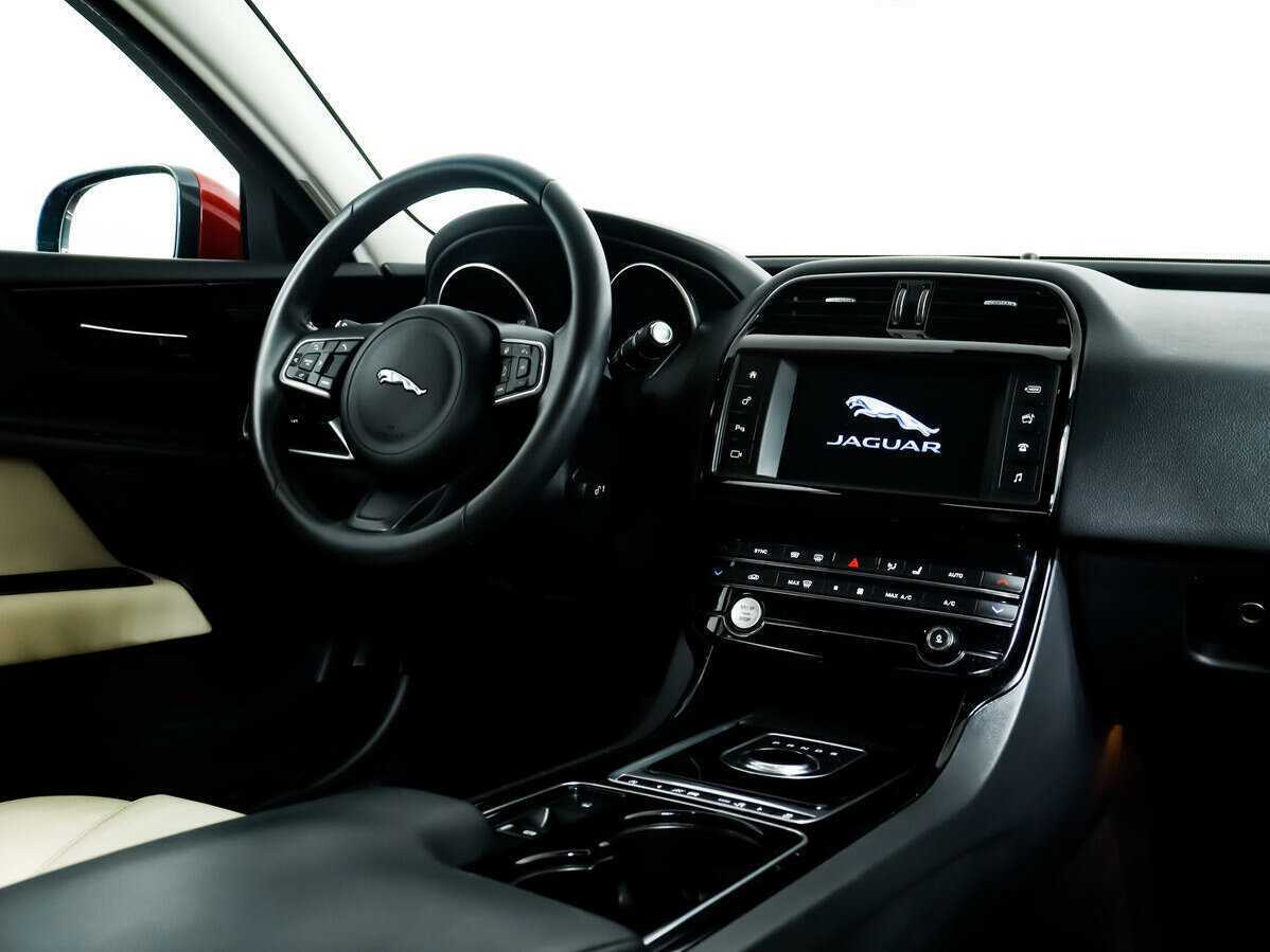 Jaguar XE, 2017 Фото №9
