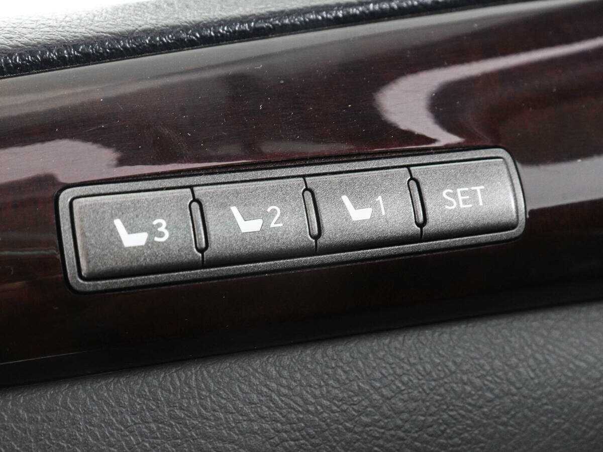 Lexus LX 570, 2010 Фото №14