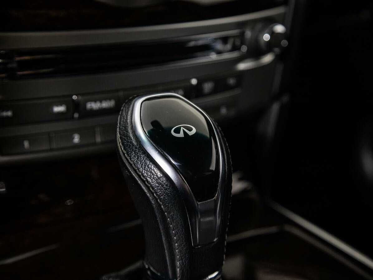 Infiniti M25, 2010 Фото №16