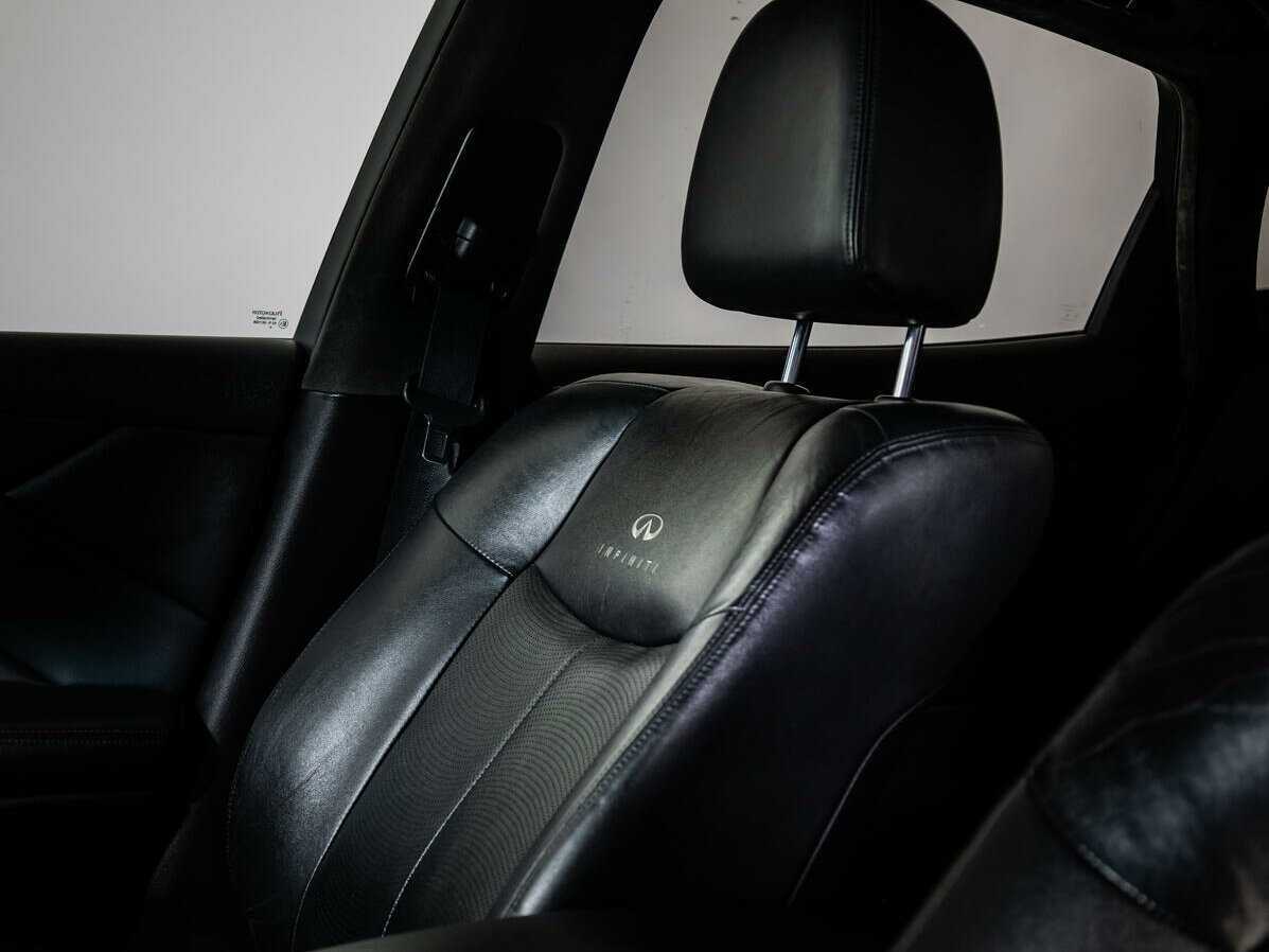 Infiniti M25, 2010 Фото №21