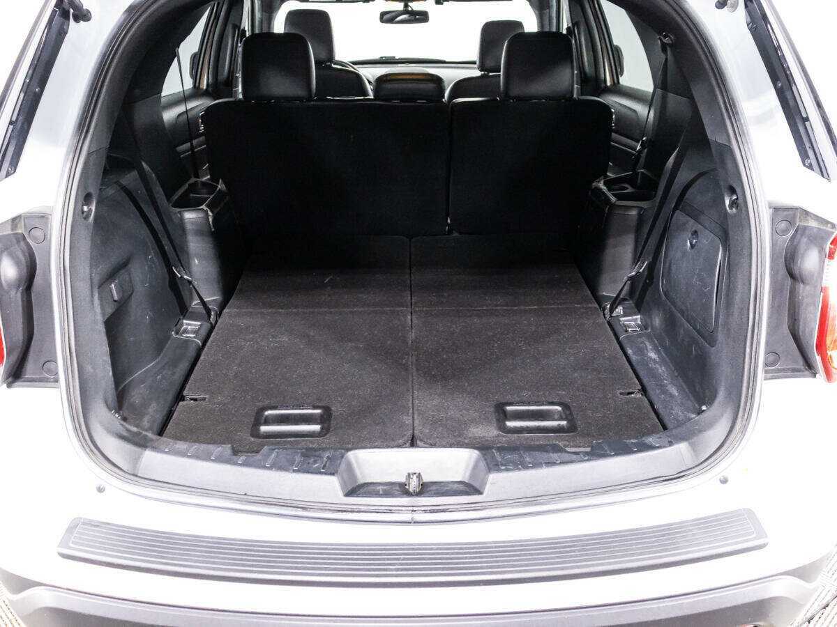 Ford Explorer, 2019 Фото №14