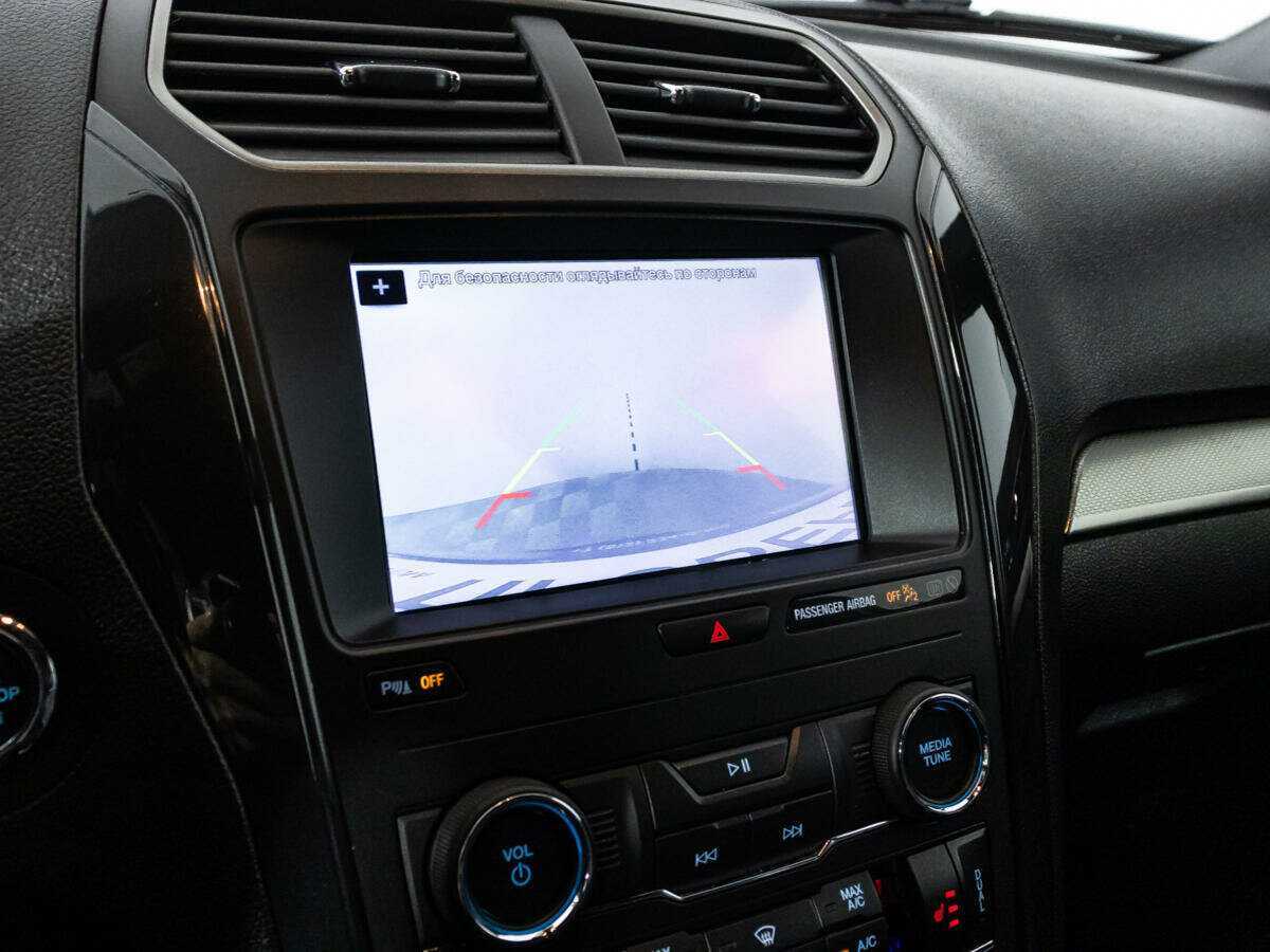 Ford Explorer, 2019 Фото №16