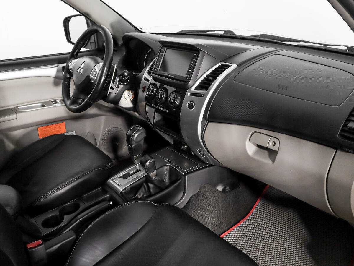 Mitsubishi Pajero Sport, 2011 Фото №11