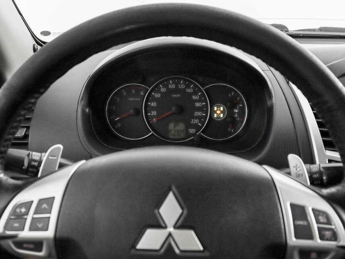 Mitsubishi Pajero Sport, 2011 Фото №16