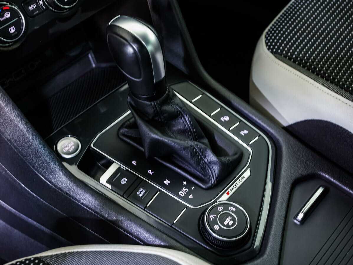 Volkswagen Tiguan, 2020 Фото №15