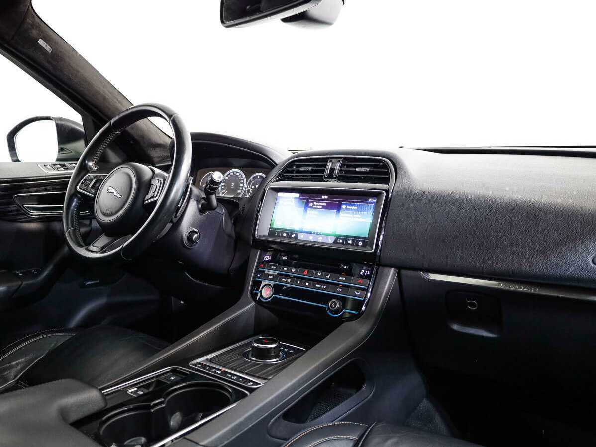 Jaguar F-Pace, 2016 Фото №9