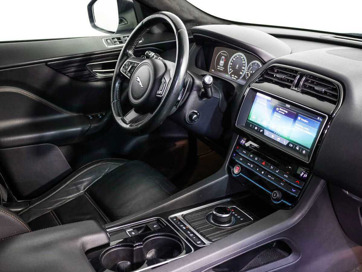 Jaguar F-Pace, 2016 Фото №18