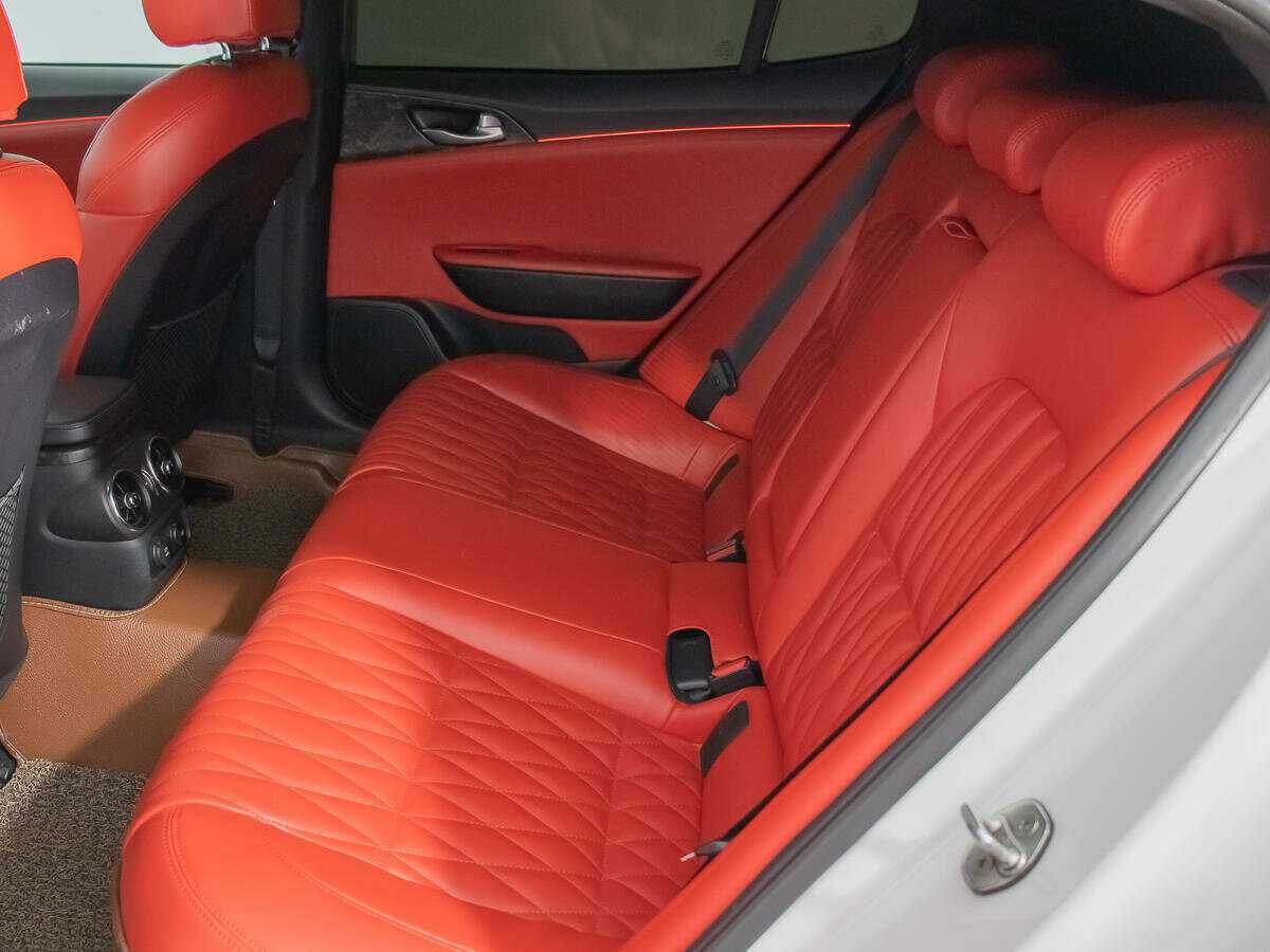 Kia Stinger, 2018 Фото №11