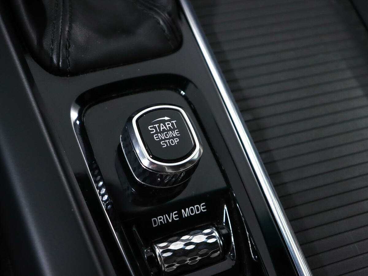 Volvo XC60, 2020 Фото №18