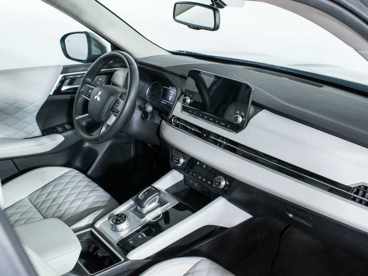 Mitsubishi Outlander, 2022 Фото №9