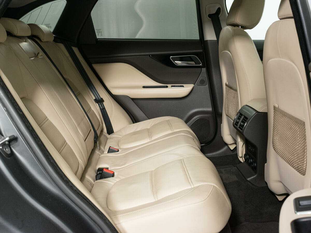 Jaguar F-Pace, 2016 Фото №12