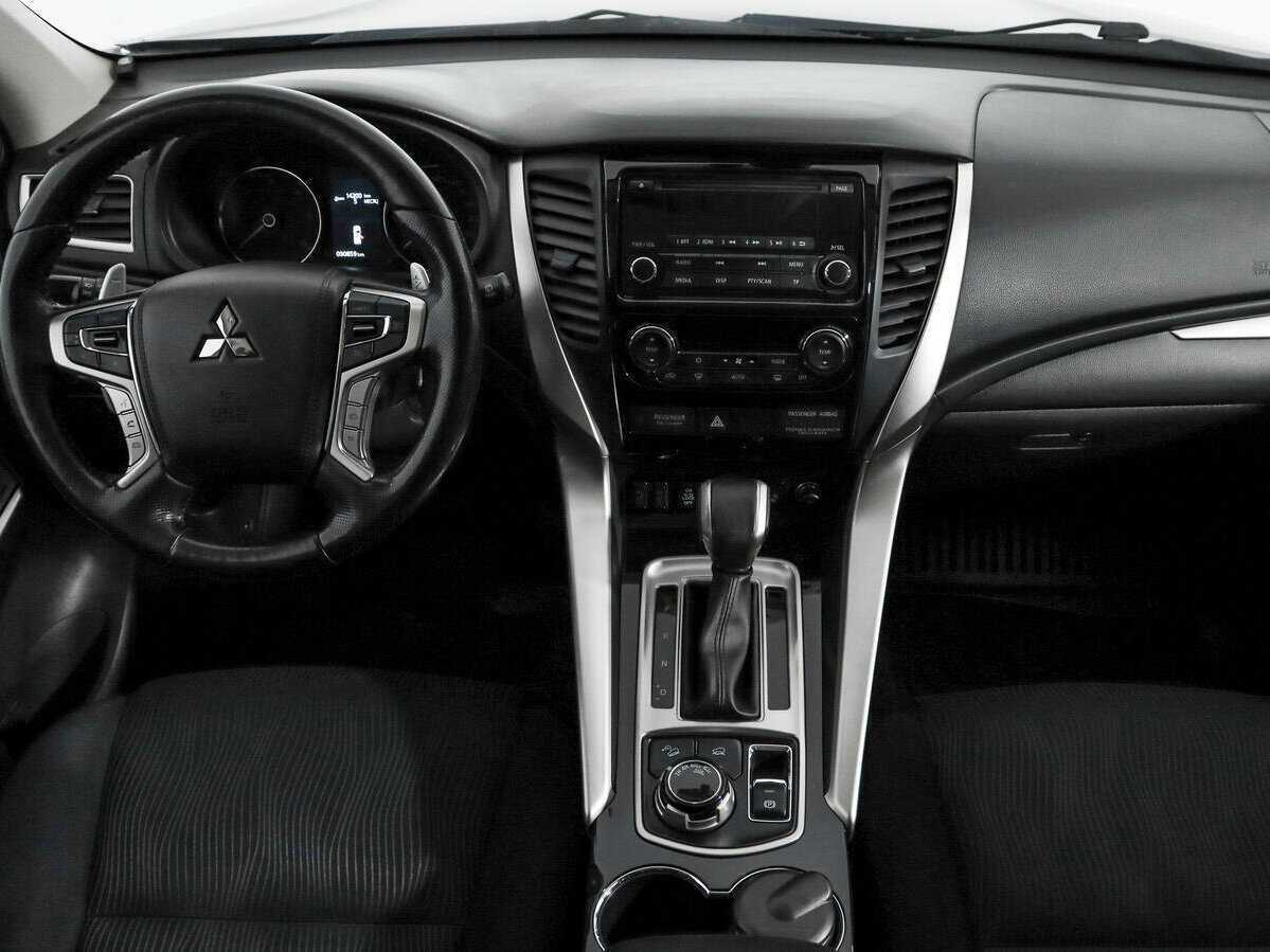 Mitsubishi Pajero Sport, 2017 Фото №14