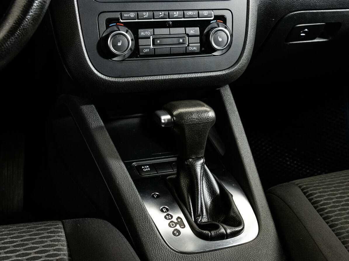 Volkswagen Jetta, 2010 Фото №10