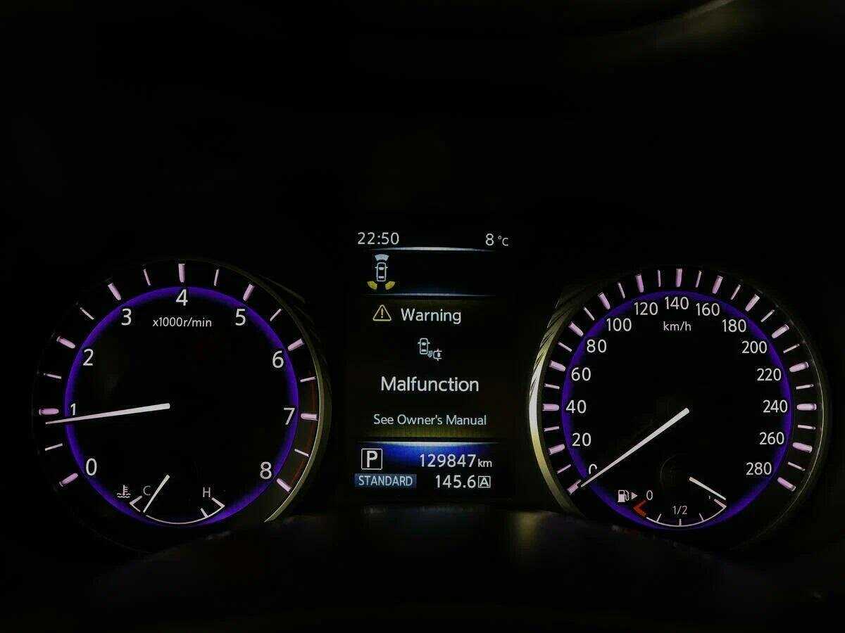 Infiniti Q50, 2014 Фото №11