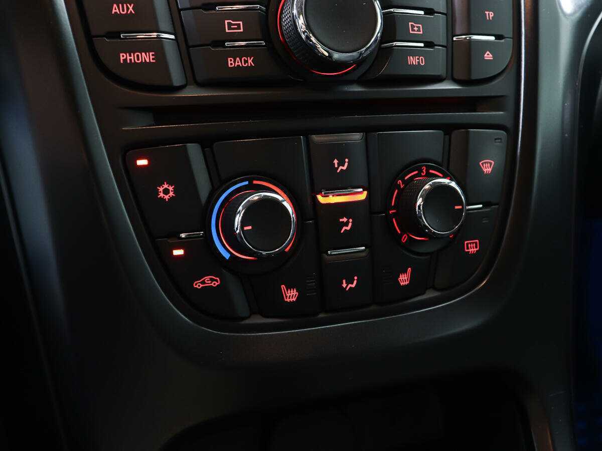 Opel Astra, 2011 Фото №16