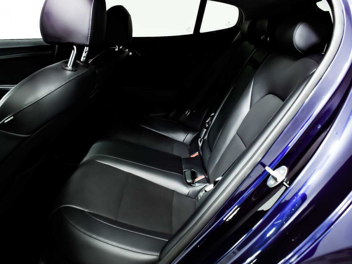 Kia Stinger, 2018 Фото №12