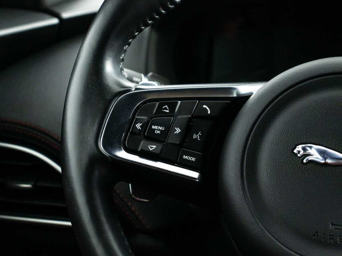 Jaguar F-Pace, 2017 Фото №21