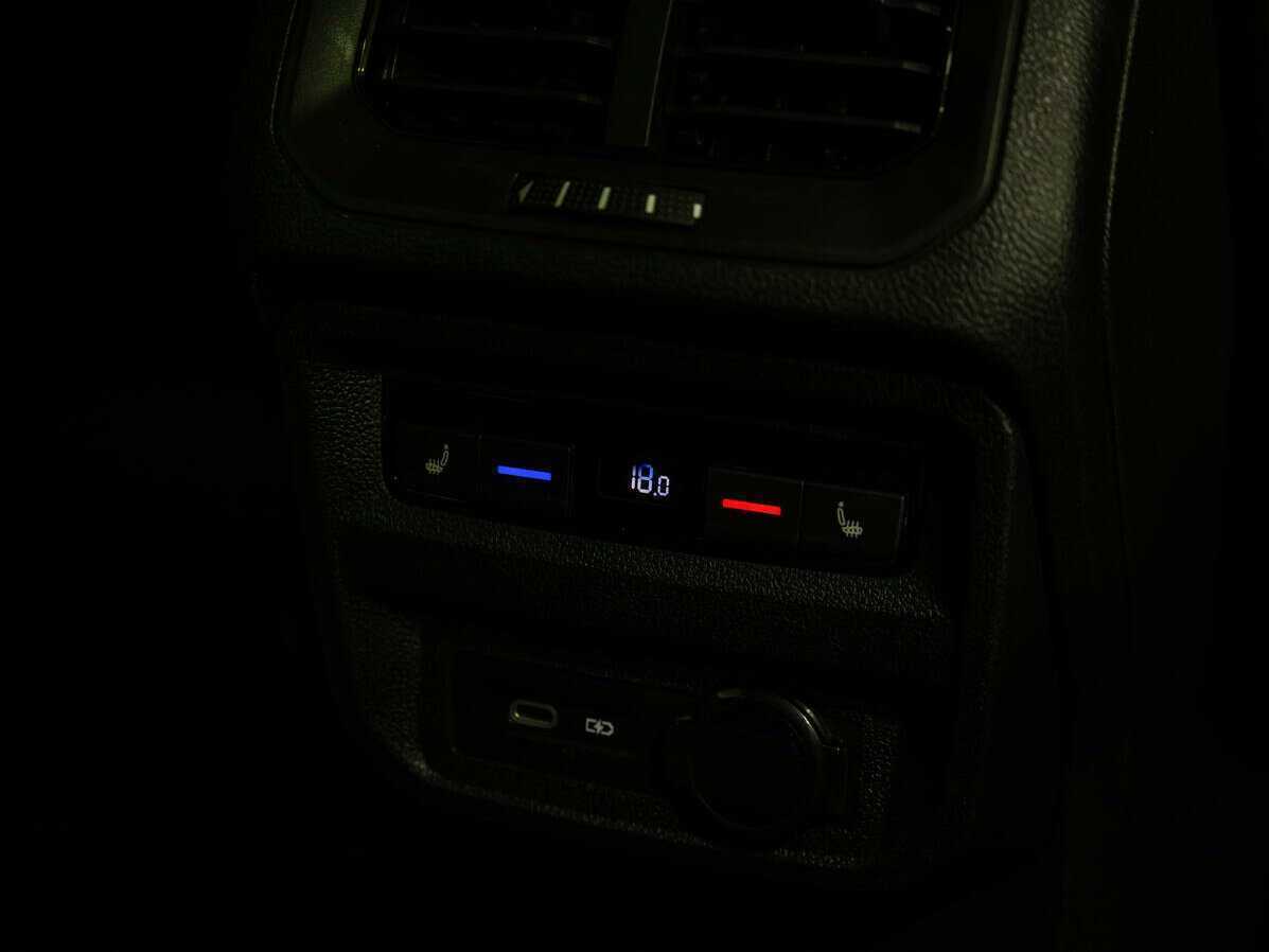 Volkswagen Tiguan, 2021 Фото №17