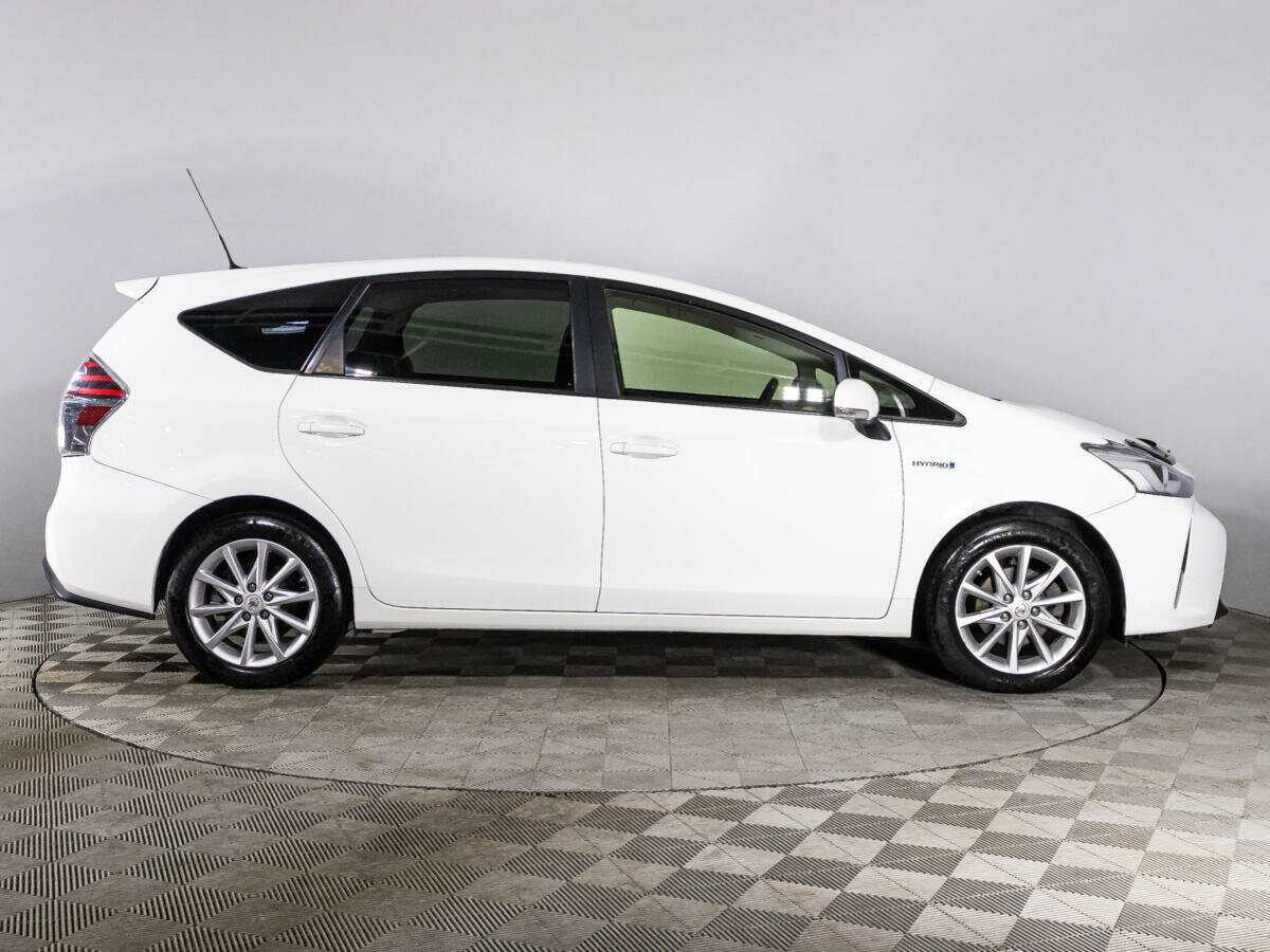 Toyota Prius v (+), 2015 - 256 236 км. | Фото №4