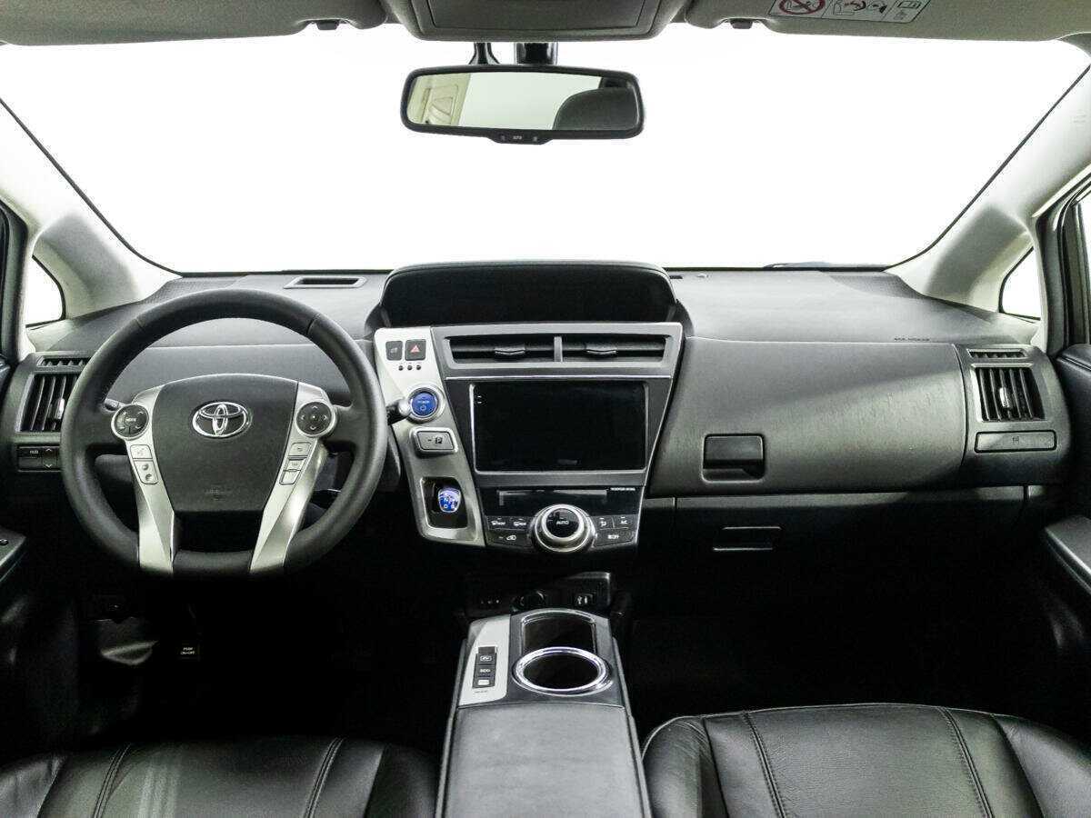 Toyota Prius v (+), 2015 Фото №13
