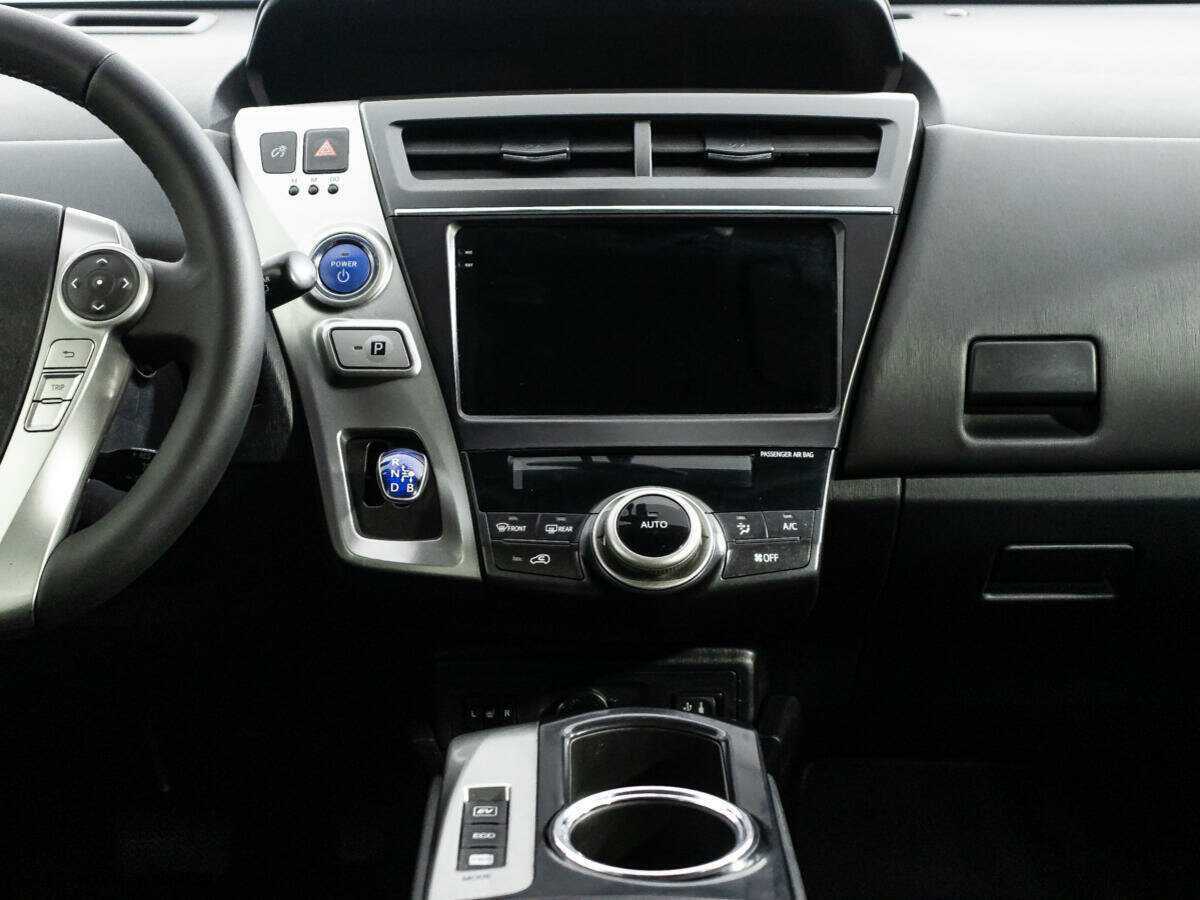 Toyota Prius v (+), 2015 Фото №14