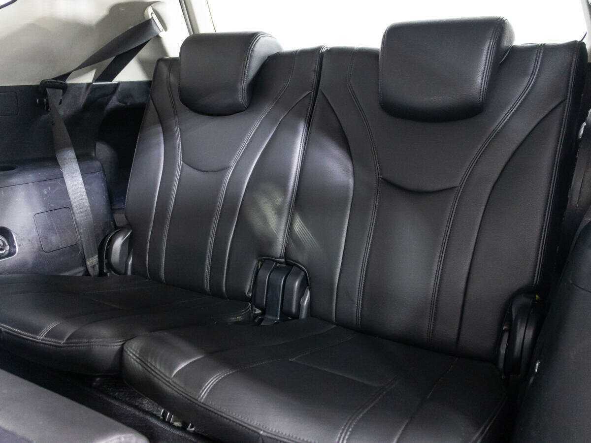 Toyota Prius v (+), 2015 Фото №15