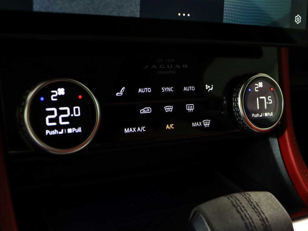 Jaguar F-Pace, 2021 Фото №18