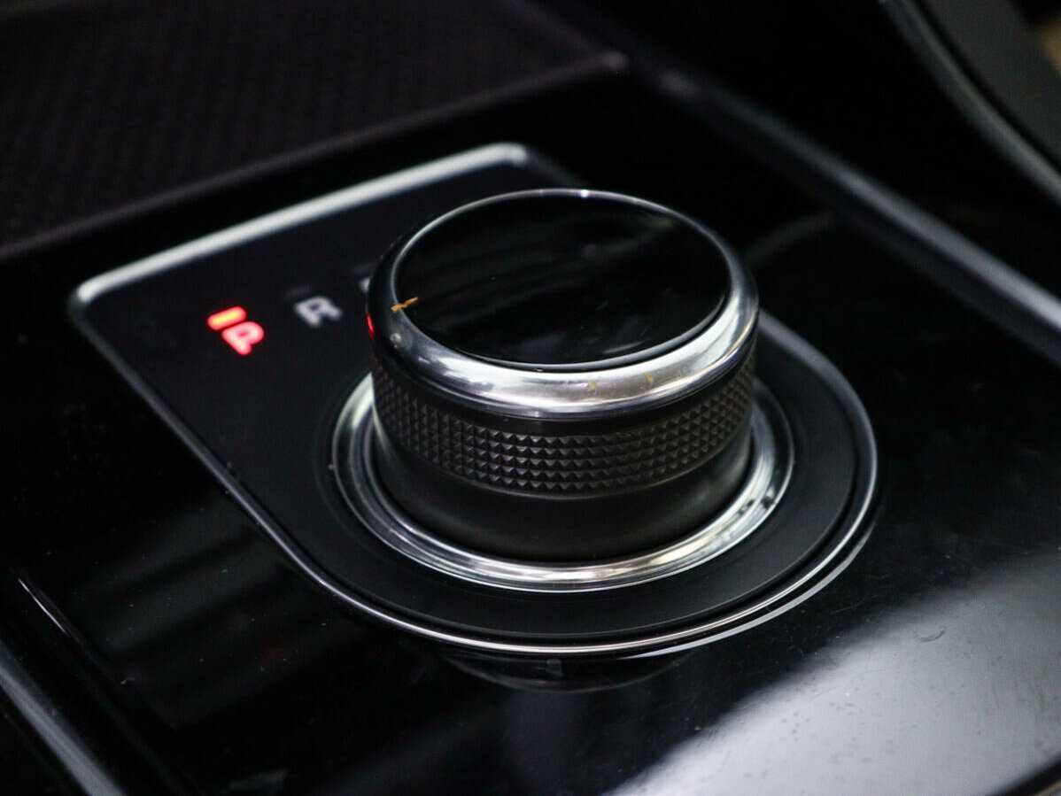 Jaguar XE, 2017 Фото №17