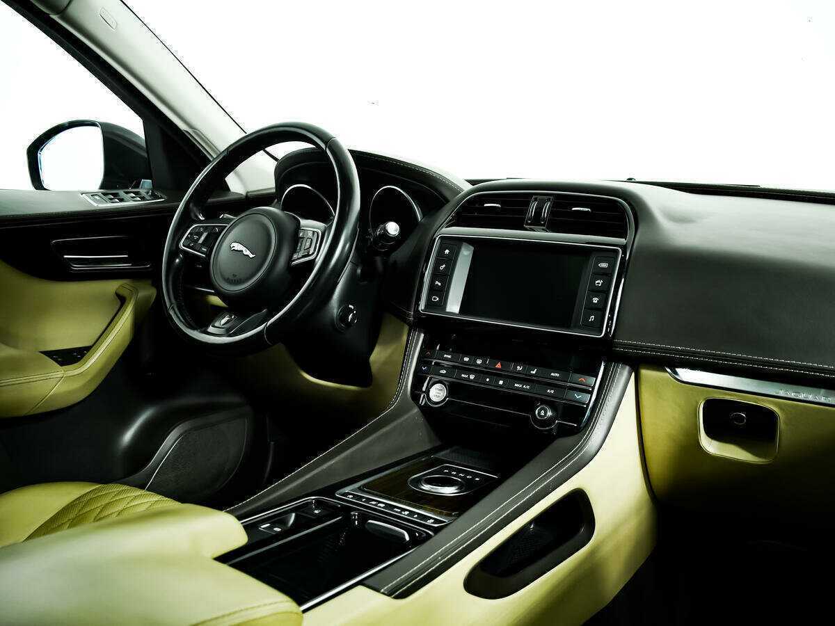 Jaguar F-Pace, 2017 Фото №9