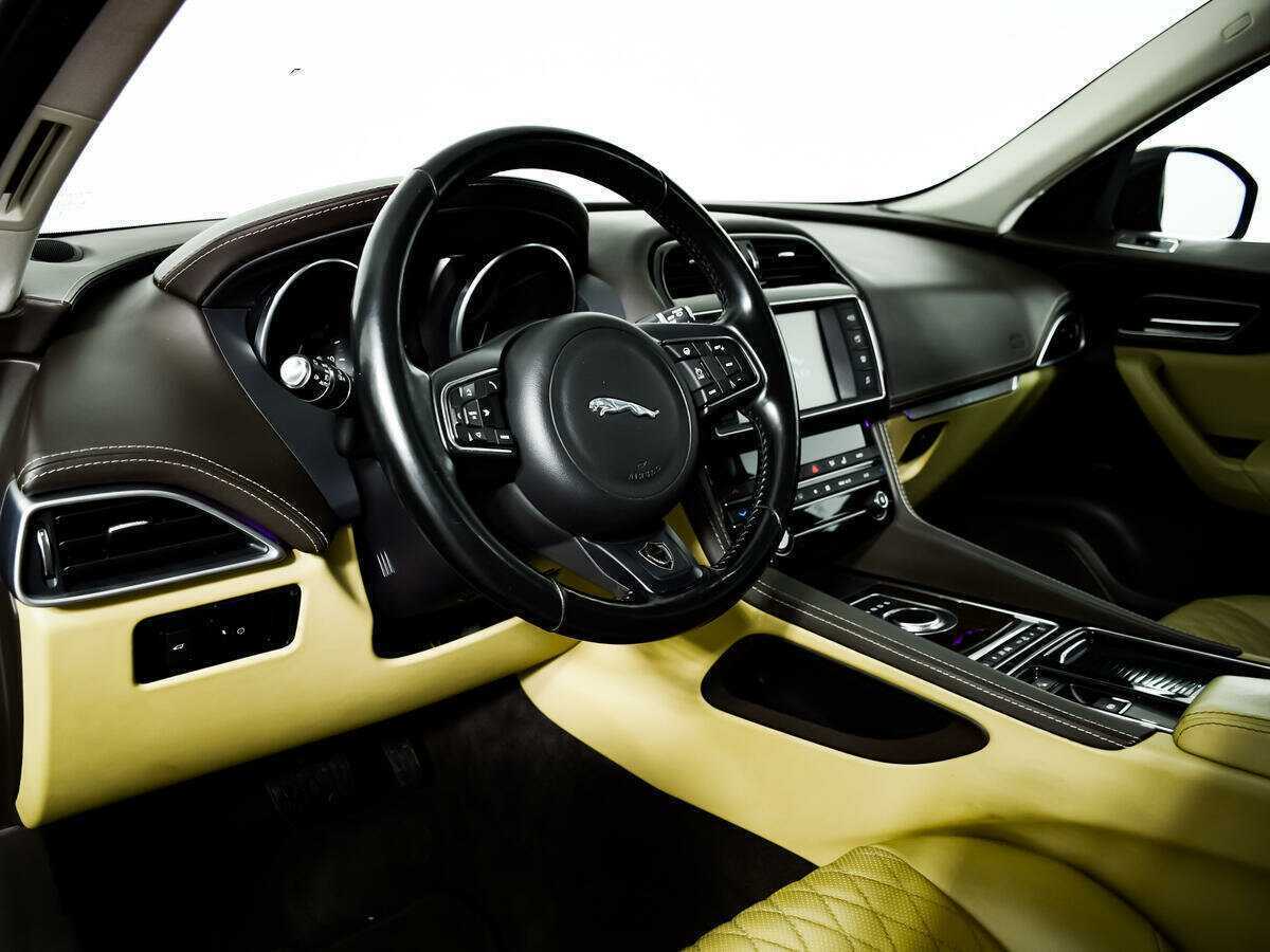 Jaguar F-Pace, 2017 Фото №13