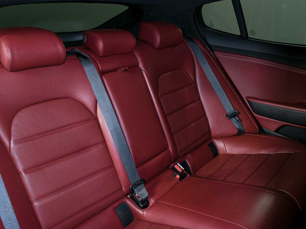 Kia Stinger, 2018 Фото №10