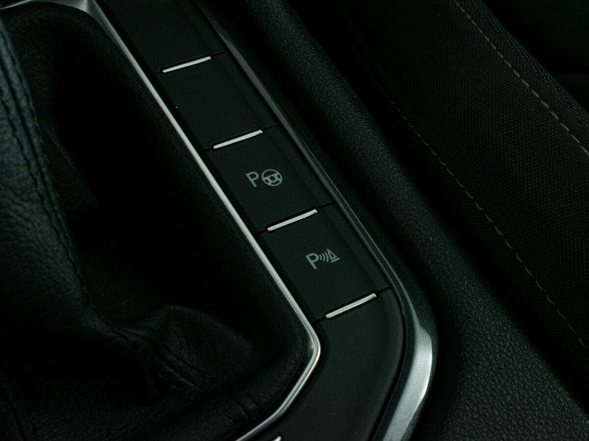 Volkswagen Tiguan, 2018 Фото №17