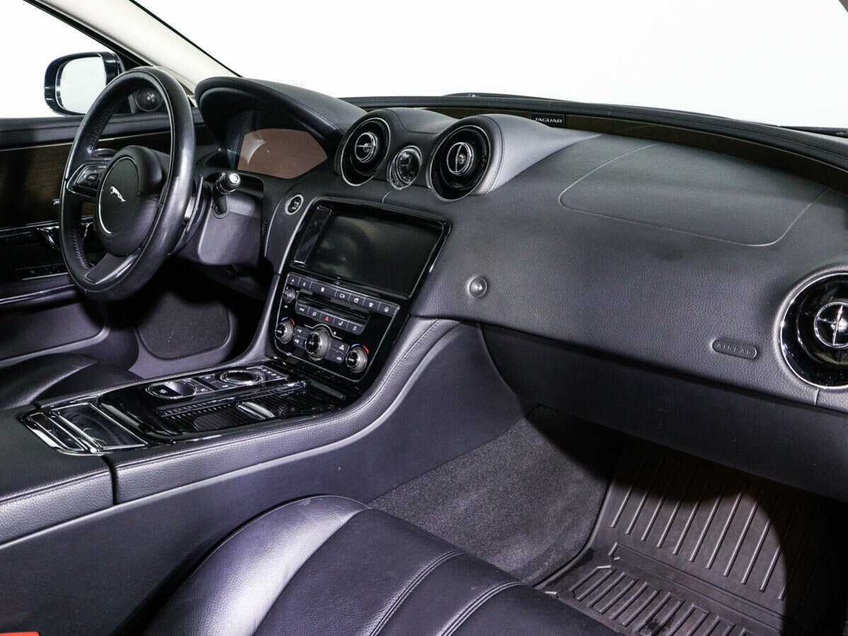 Jaguar XJ SWB, 2018 Фото №9