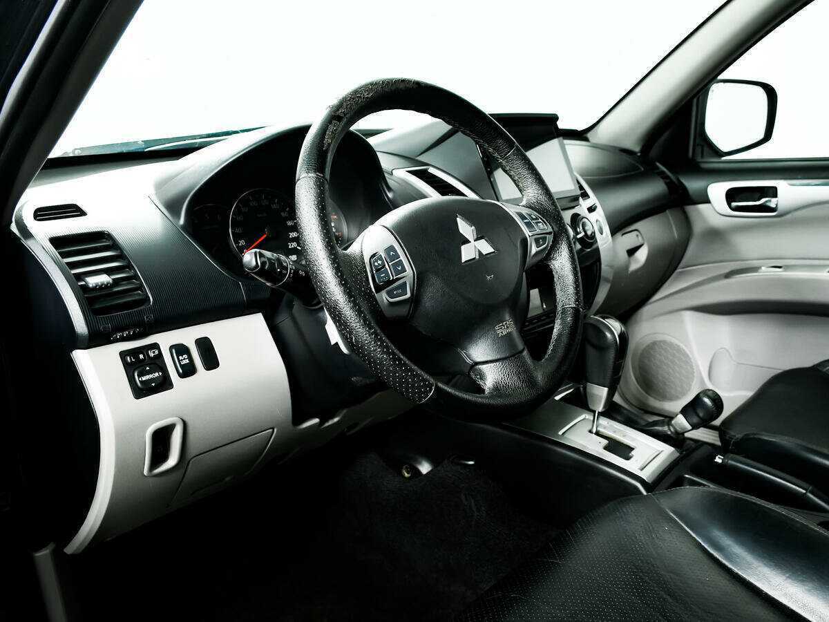 Mitsubishi Pajero Sport, 2010 Фото №13