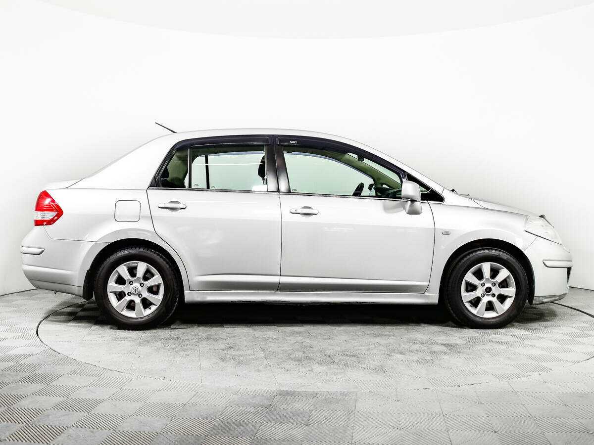Nissan Tiida, 2011 - 215 783 км. | Фото №4