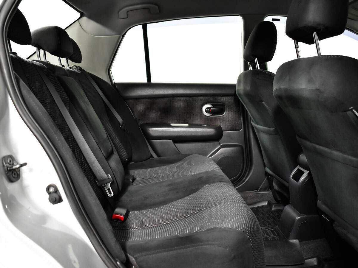 Nissan Tiida, 2011 Фото №10