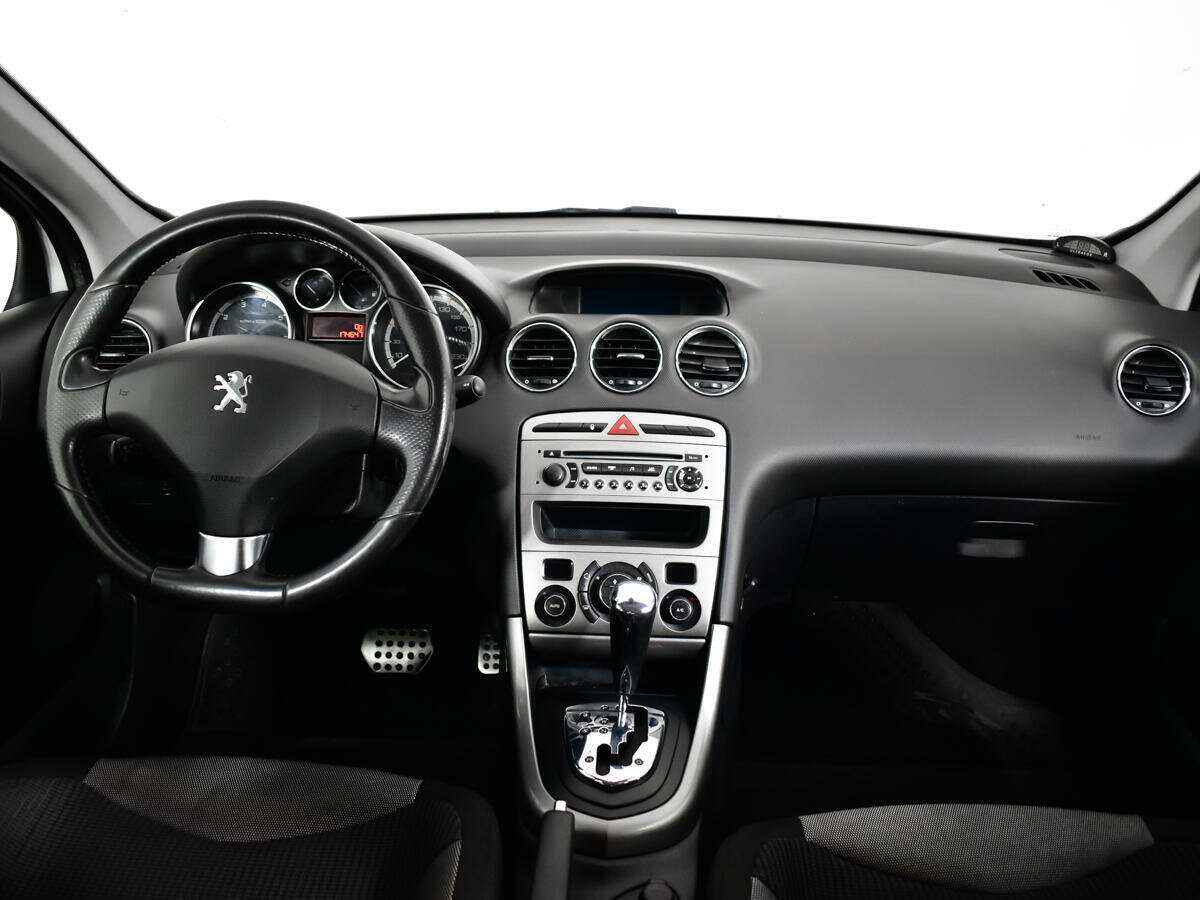 Peugeot 308, 2010 Фото №12