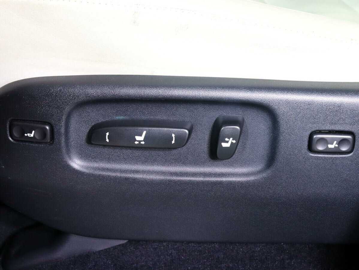 Lexus LX 570, 2015 Фото №15