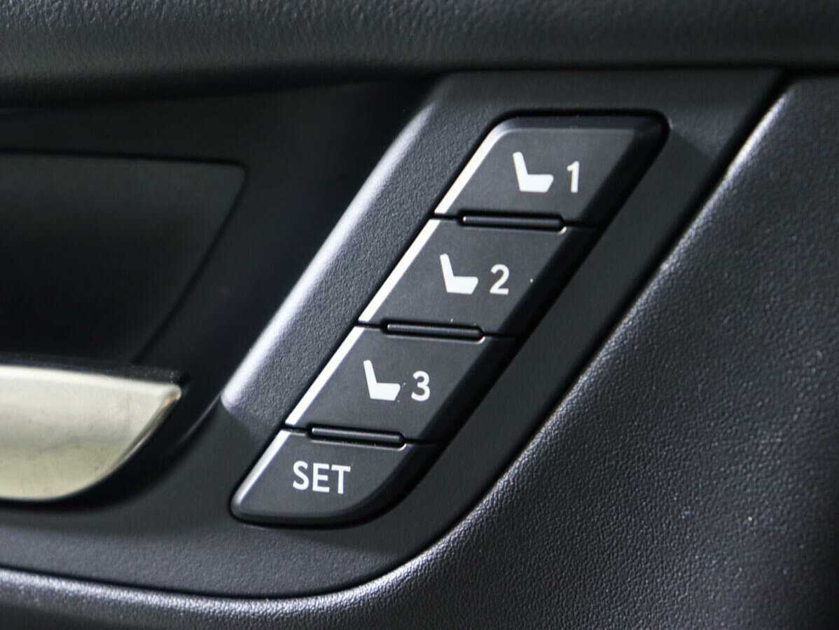 Lexus LX 570, 2015 Фото №16