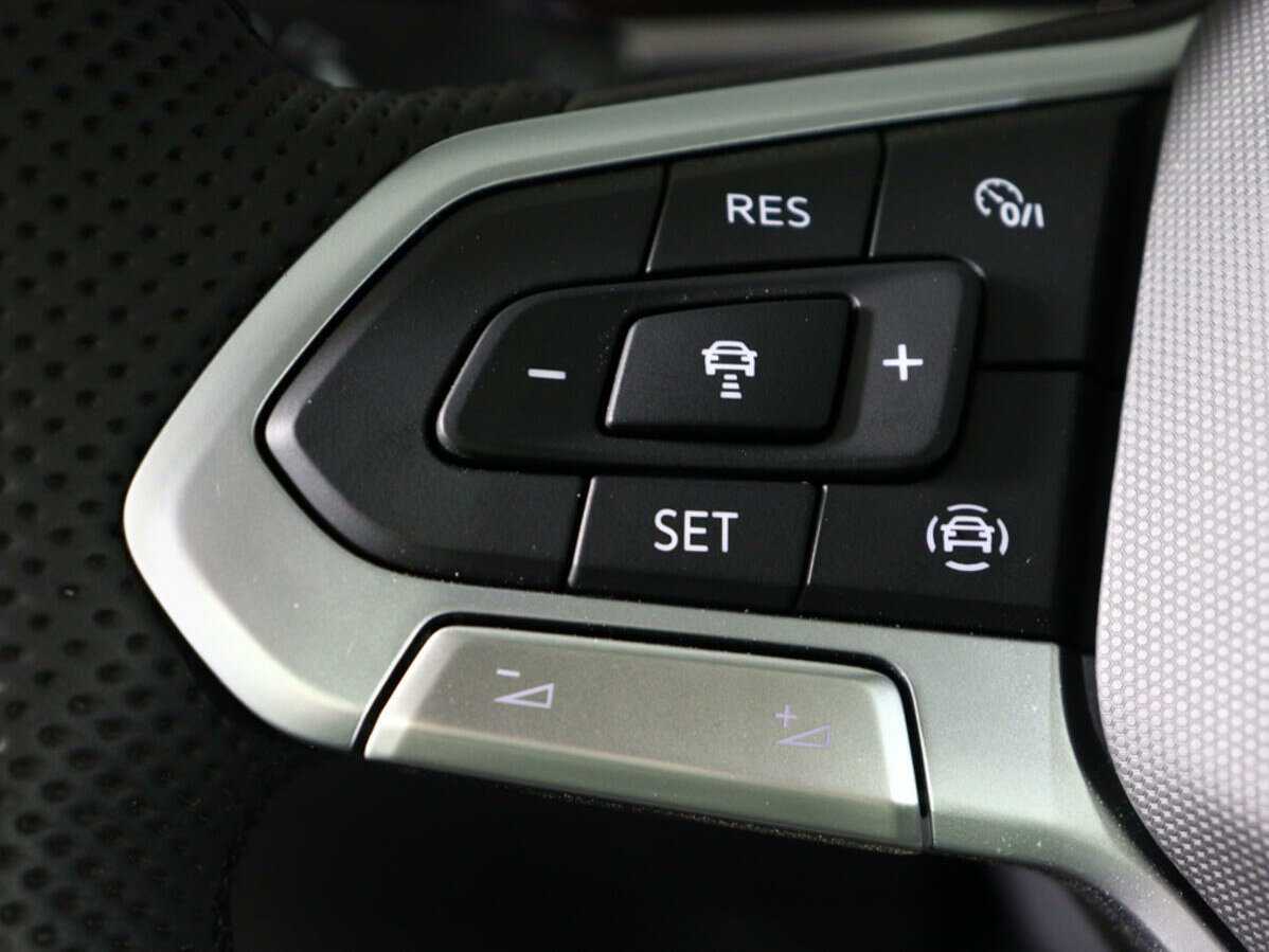 Volkswagen Tiguan L, 2023 Фото №22