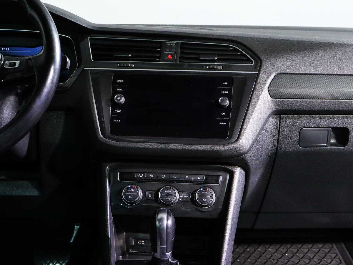 Volkswagen Tiguan, 2017 Фото №11