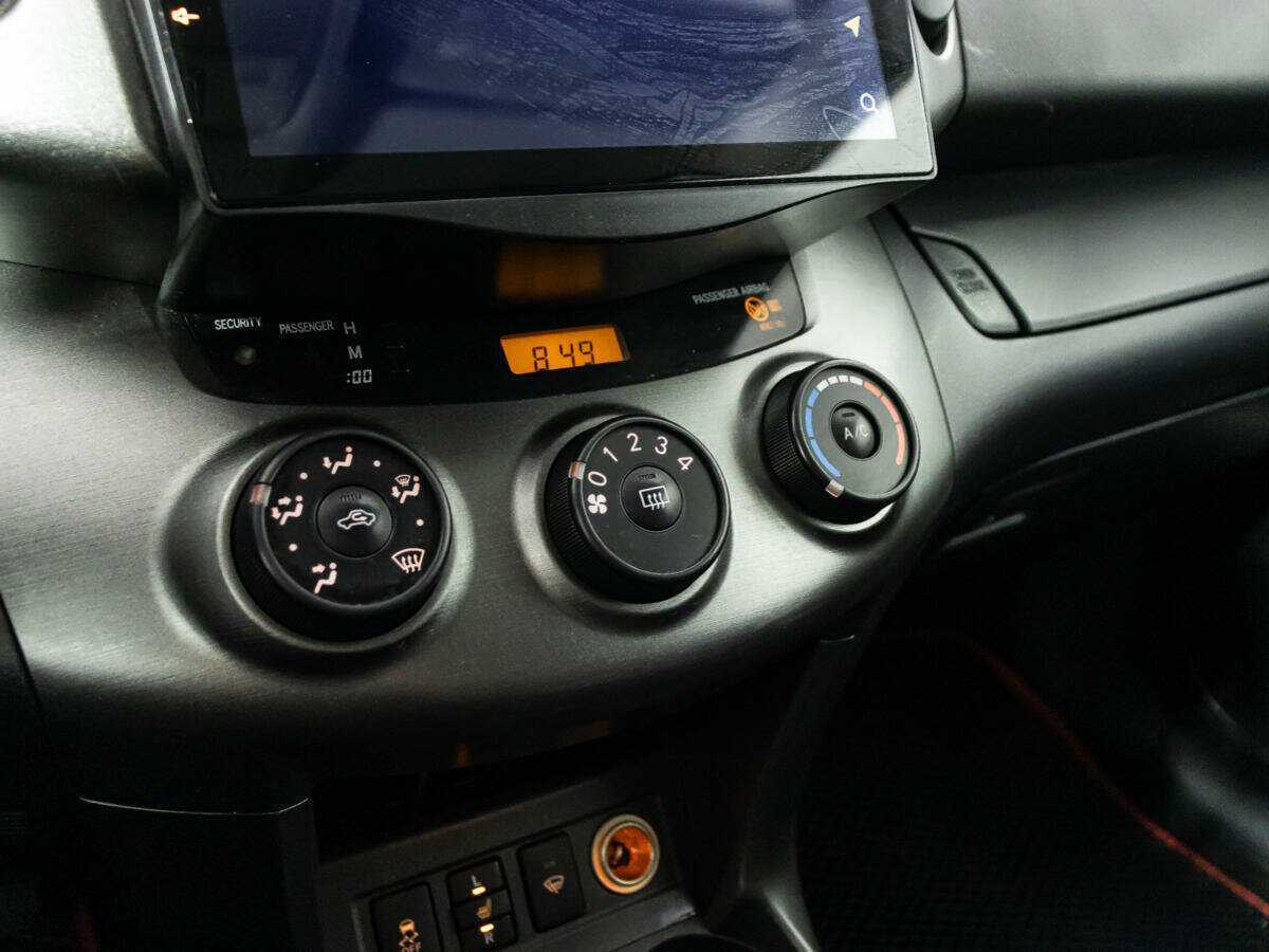 Toyota RAV4, 2010 Фото №15