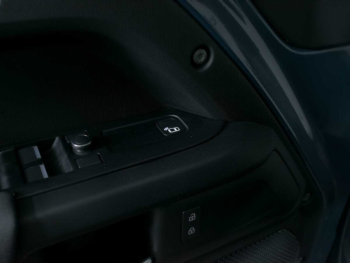 Land Rover Defender 110, 2020 Фото №17