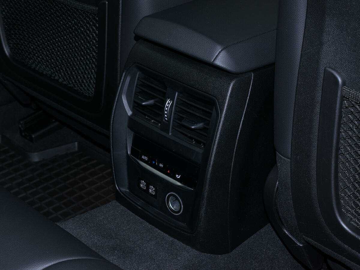 BMW 3 серии 320i xDrive, 2020 Фото №11