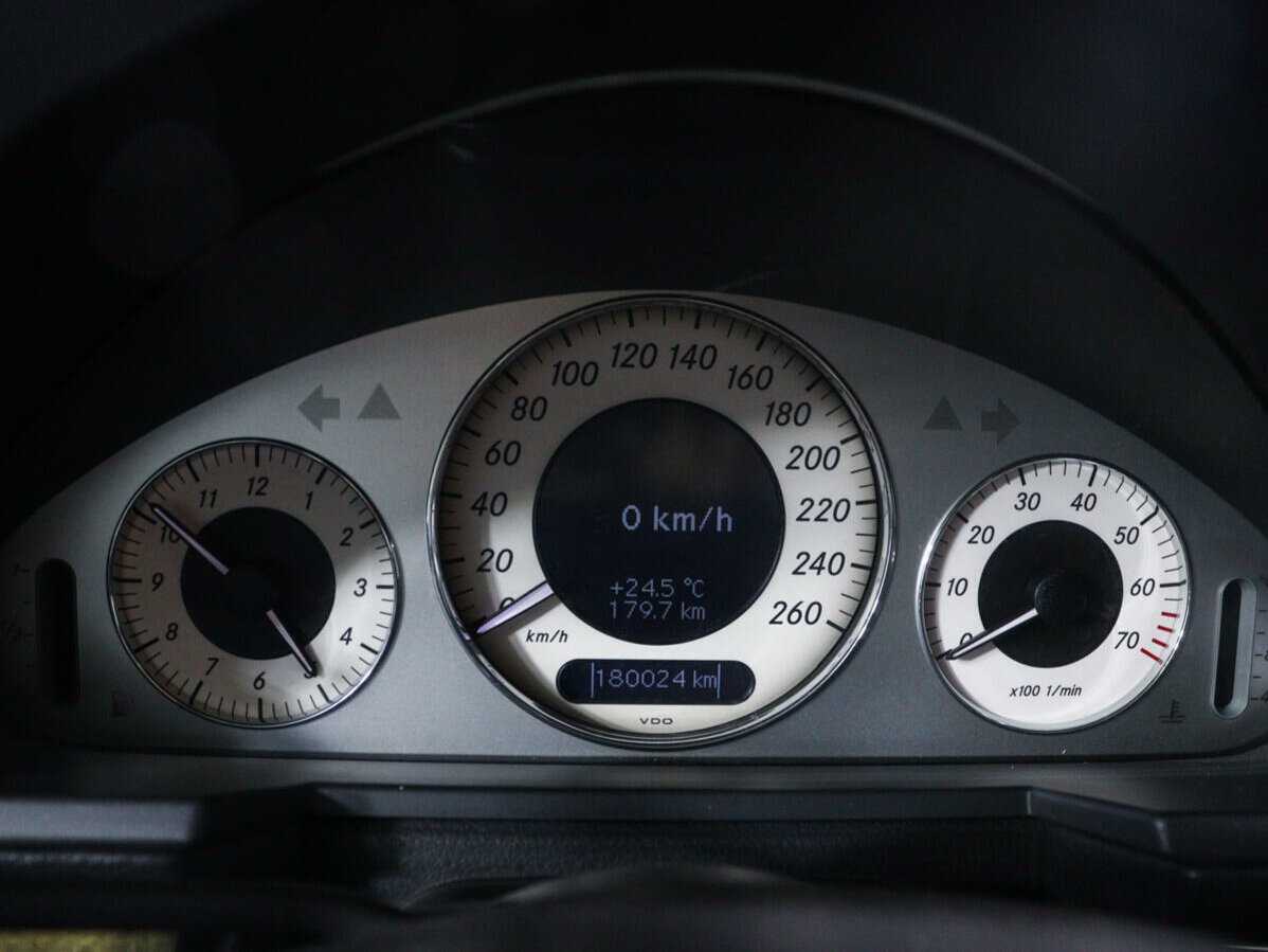 Mercedes-Benz E-Класс 350, 2005 Фото №10