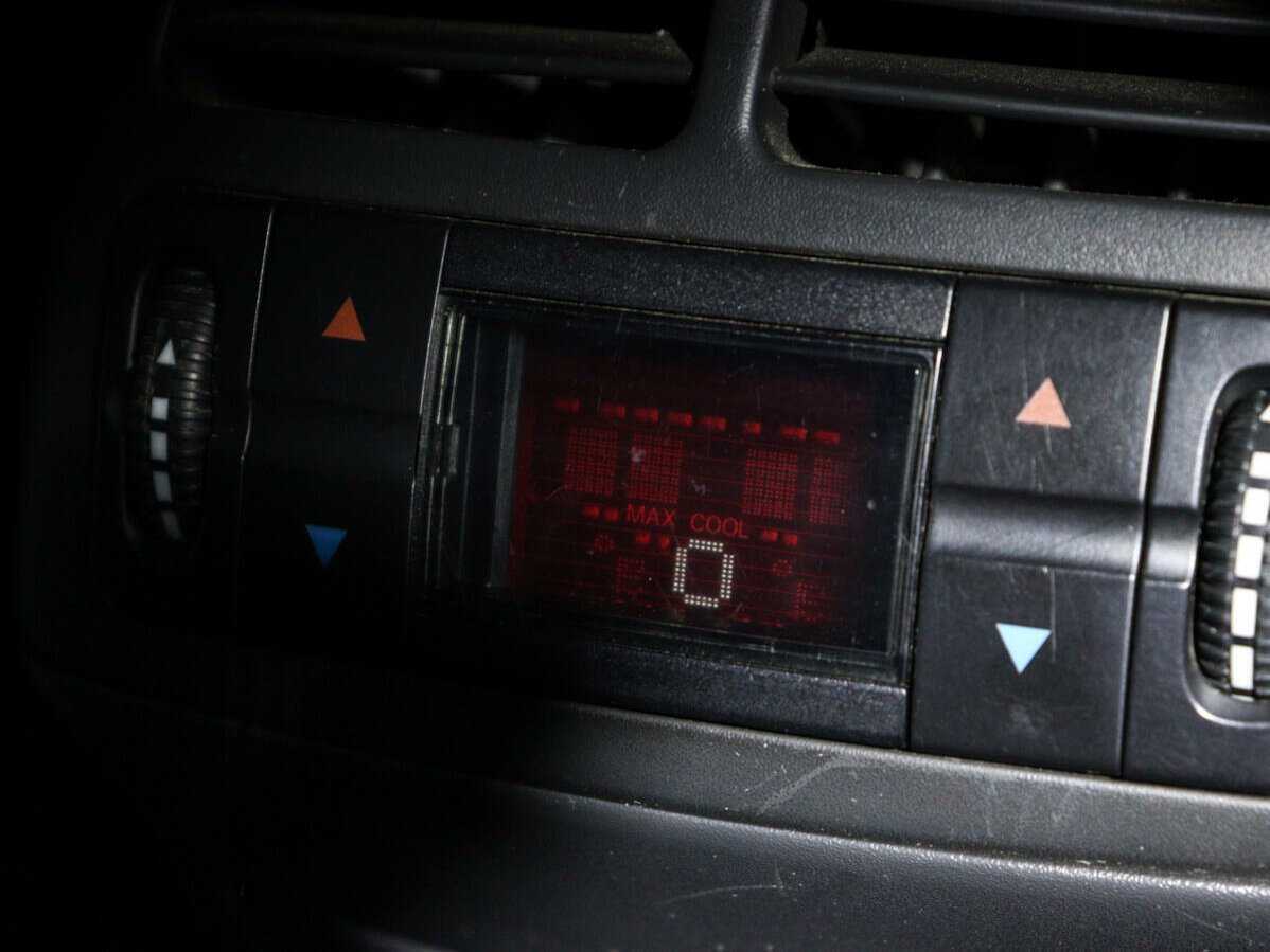 Mercedes-Benz E-Класс 350, 2005 Фото №15