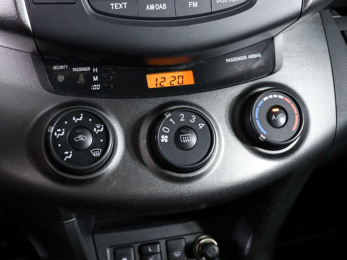 Toyota RAV4, 2010 Фото №12