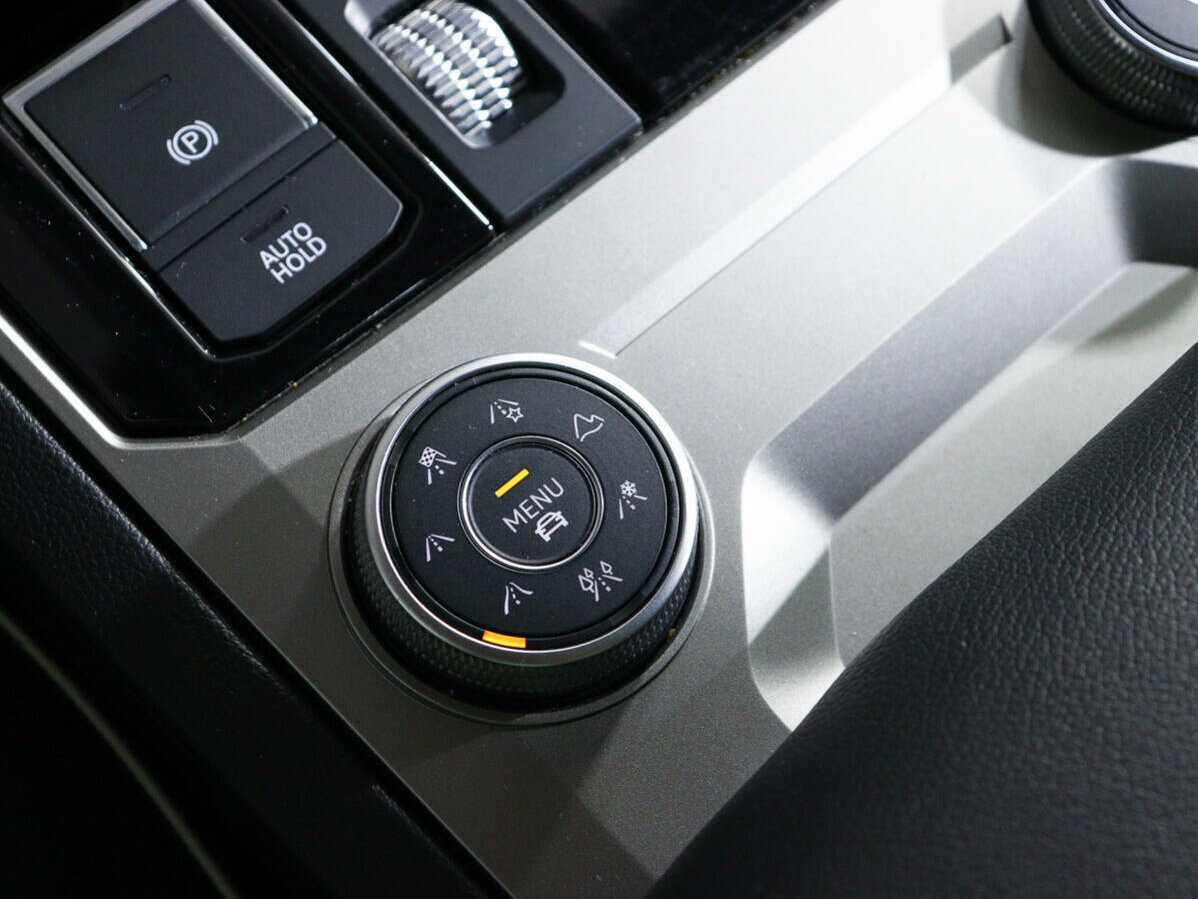 Volkswagen Touareg, 2020 Фото №25